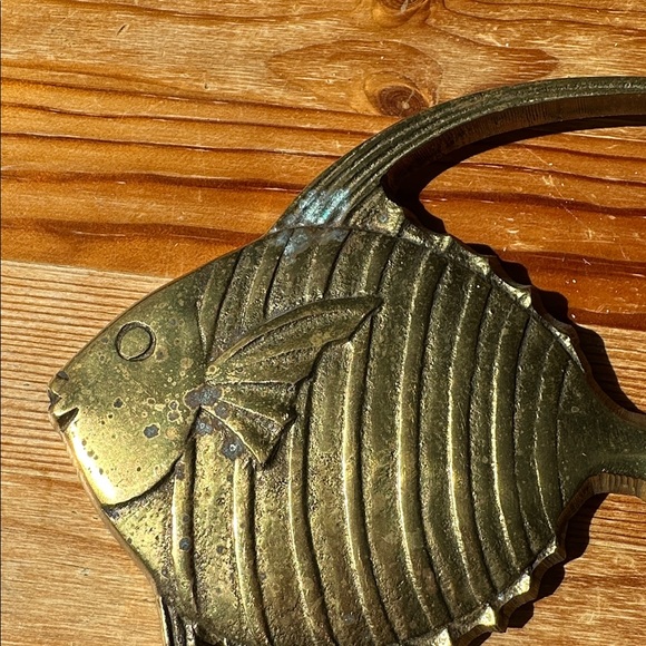 Vintage Brass Fish Wall Decor - Picture 2 of 4